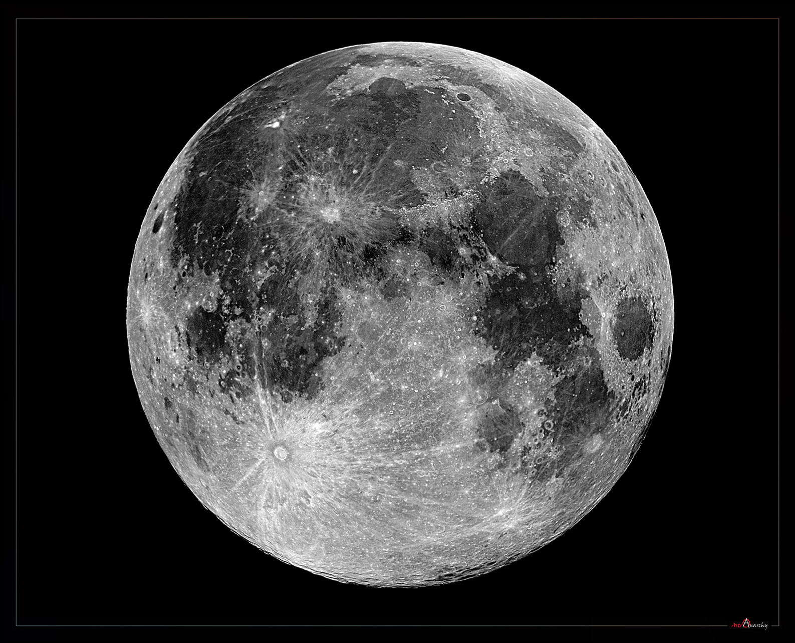 Луна с большой или маленькой. Луна. Снимки Луны. Фото Луны. Полная Луна.